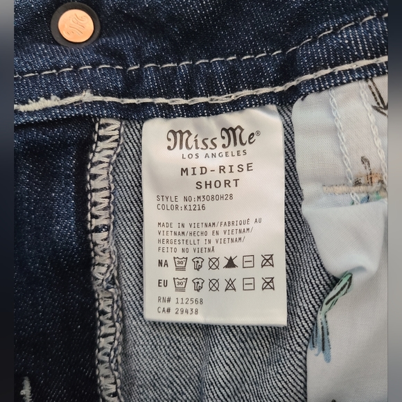 COPY - Miss me mid-rise short Women's 28 - Picture 3 of 3